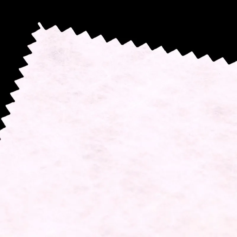 Care sunt caracteristicile țesăturii suflate în topire pentru mască?